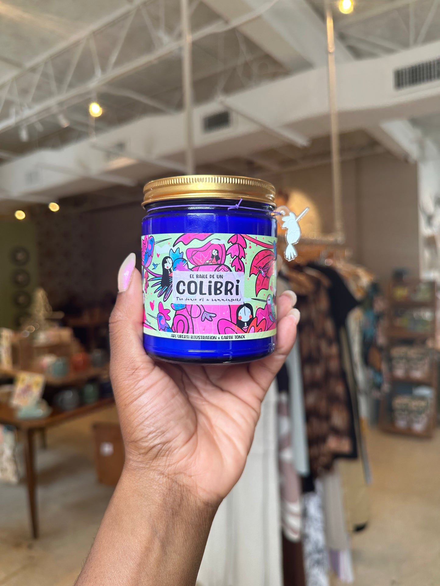 Ariuberti Illustration x Earth Tonix Candle