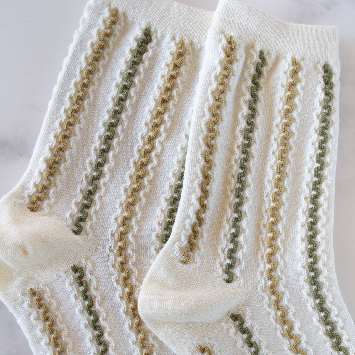 Wave Striped Casual Socks: Mocha/Chocolate