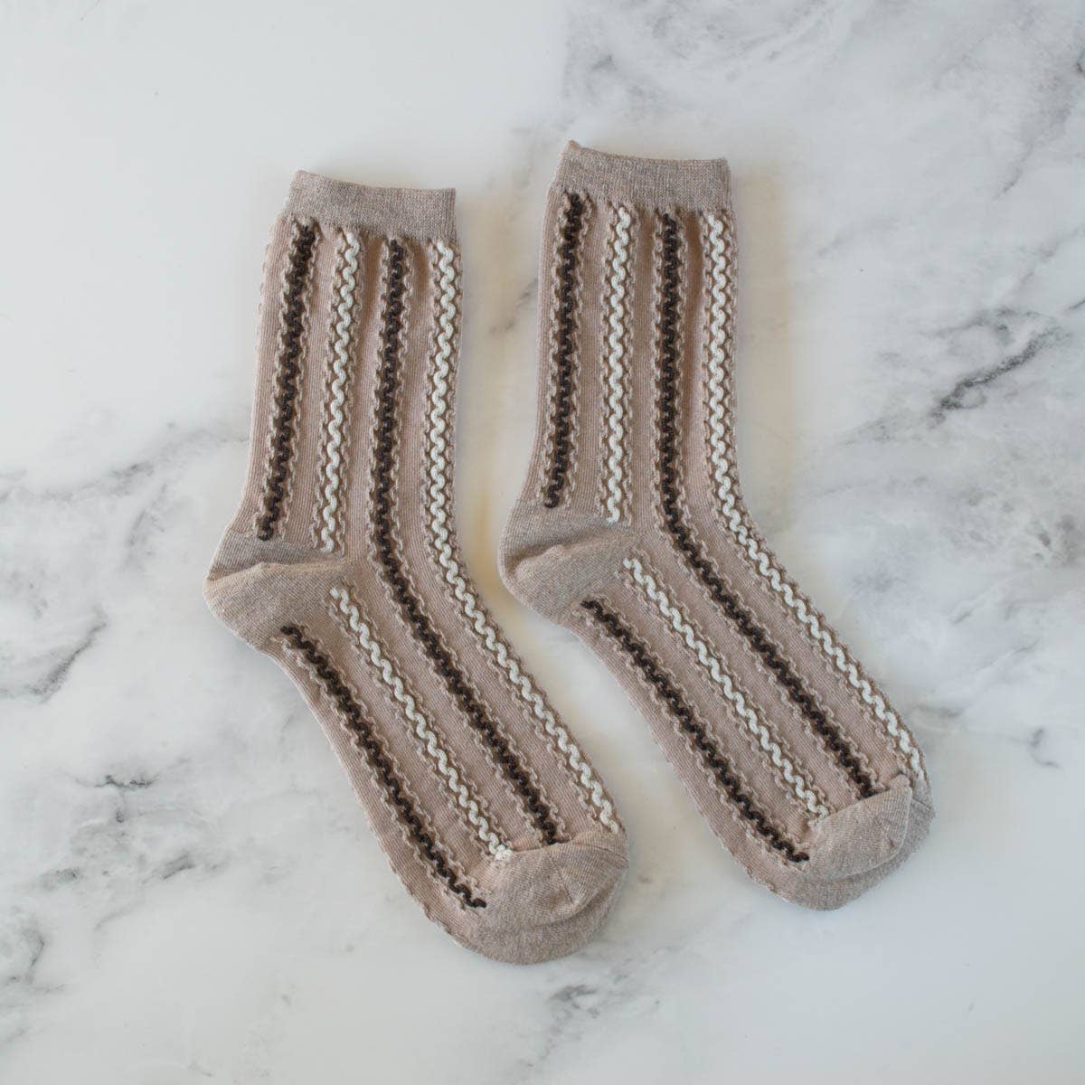 Wave Striped Casual Socks: Mocha/Chocolate